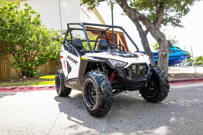 2022 Polaris RZR 200 EFI  WHITE LIGHTNING Image 1