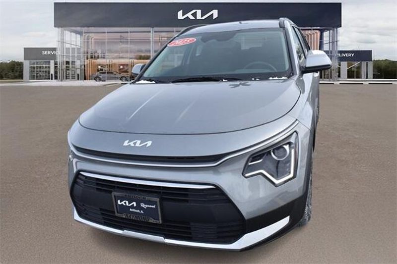 2025 Kia Niro LXImage 7