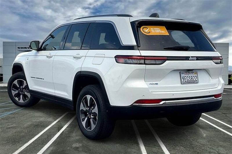 2022 Jeep Cherokee Limited 4xe photo 9