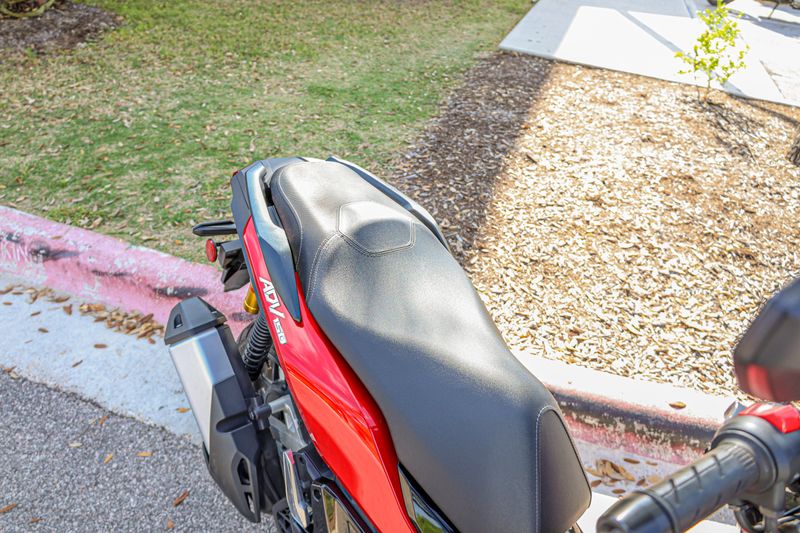 USED 2022 HONDA ADV 150 Image 13