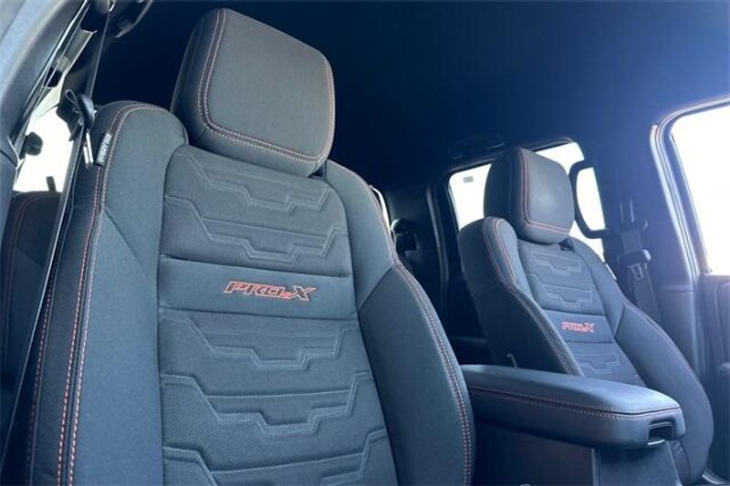 Used 2024 Nissan Frontier PRO-XImage 14