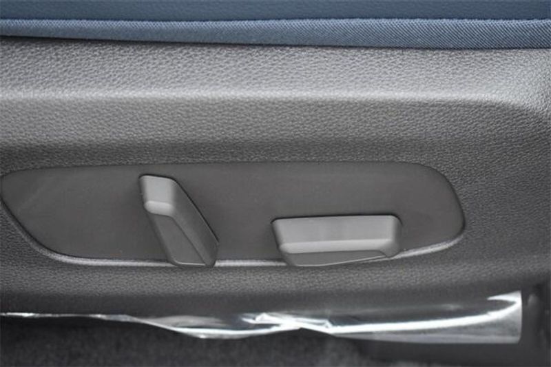 2025 Kia Carnival SX PrestigeImage 12
