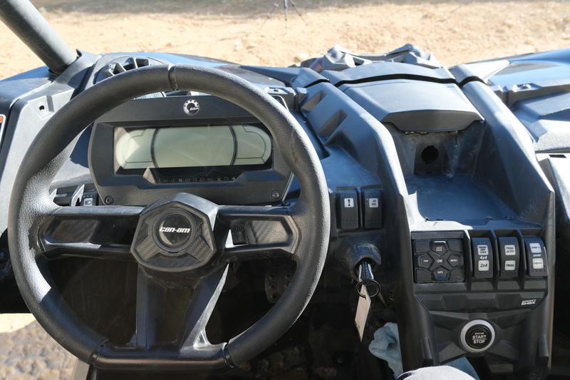 USED 2025 CAN-AM MAVERICK X3 MAX X RS TURBO RR WITH SMARTSHOX Image 22