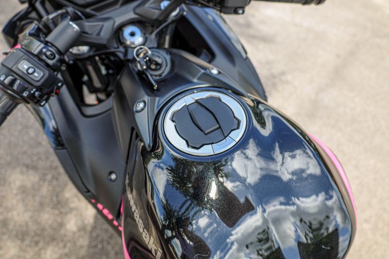 USED 2025 KAWASAKI NINJA 650 Image 17