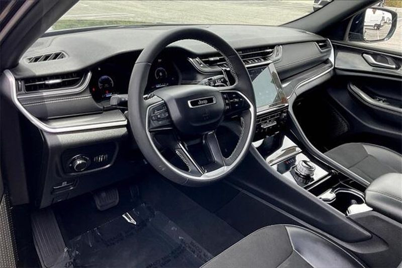 2023 Jeep Grand Cherokee AltitudeImage 14