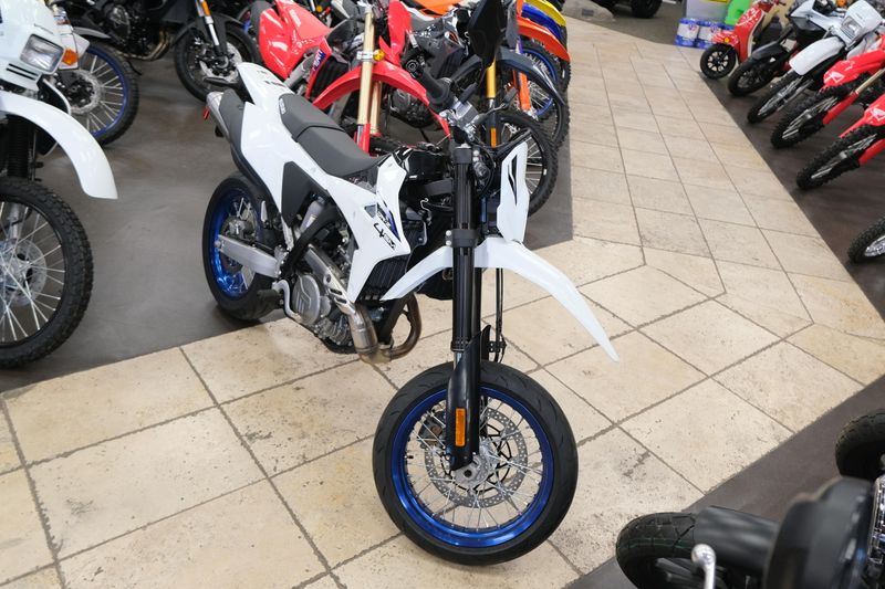 NEW 2025 SUZUKI DRZ400SM Image 1