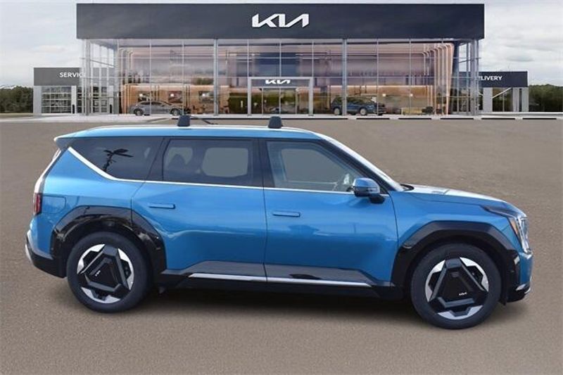 2025 Kia EV9 LandImage 2