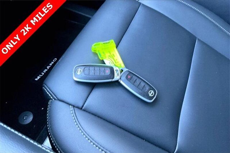 Used 2025 Nissan Murano SVImage 11