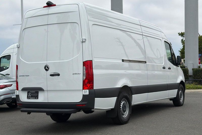 New 2026 Mercedes-Benz Sprinter 2500 Cargo 170 WBImage 4