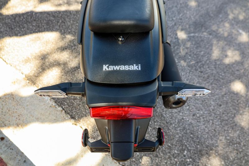 2025 Kawasaki ELIMINATOR ABS  METALLIC FLAT SPARK BLACK Image 12