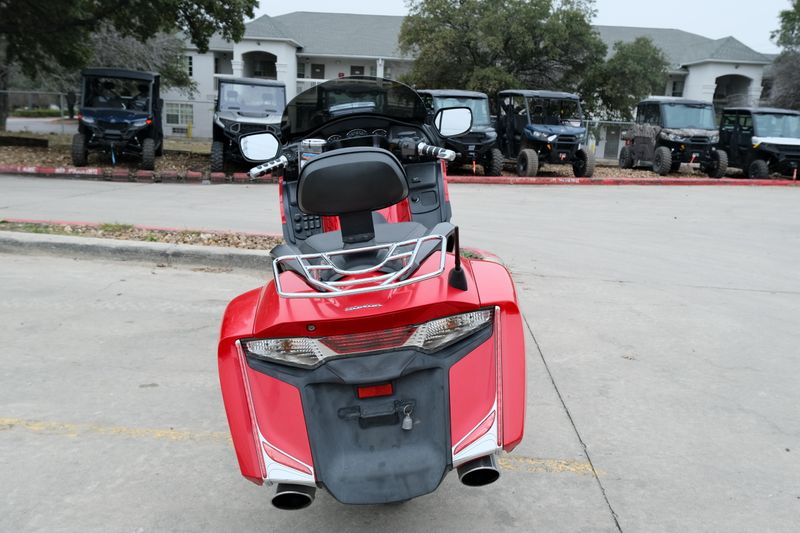 2013 Honda GOLD WING F6B DELUXE RED AND BLACKImage 12