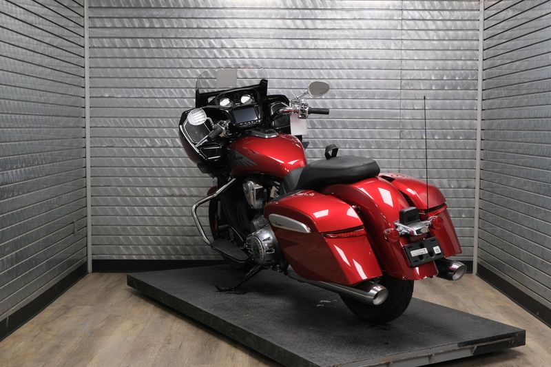 NEW 2025 INDIAN MOTORCYCLE CHALLENGER LIMITED Image 5