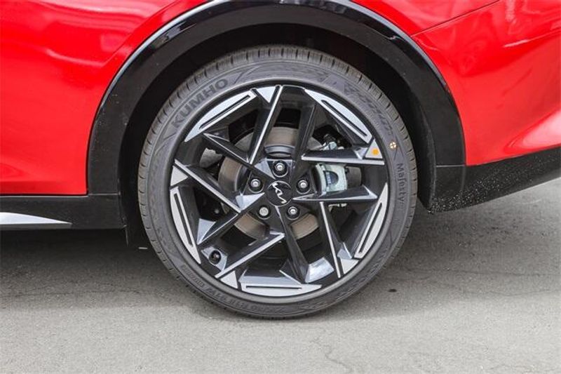 New 2025 Kia K4 GT-LineImage 19