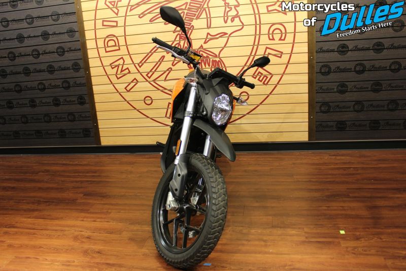 2023 Zero DS  in a Quicksand exterior color. Motorcycles of Dulles 571.934.4450 motorcyclesofdulles.com 