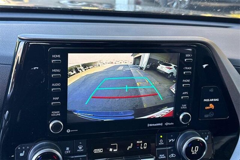 2022 Toyota Highlander XLEImage 18