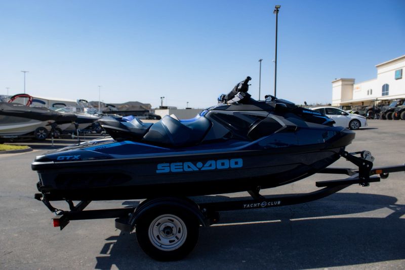 2025 SEADOO GTX 230 WITH SOUND SYSTEM IDF  BLUE ABYSS AND GULFSTREAM BLUE Image 1