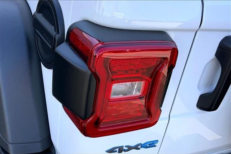 Used 2022 Jeep Wrangler 4xE Unlimited Rubicon 4xeImage 28