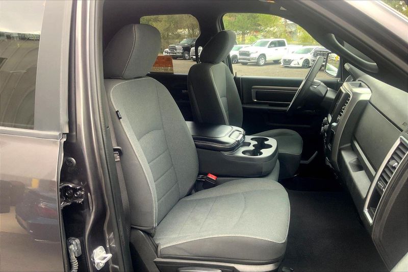 2021 Ram 1500 Classic Warlock photo 7