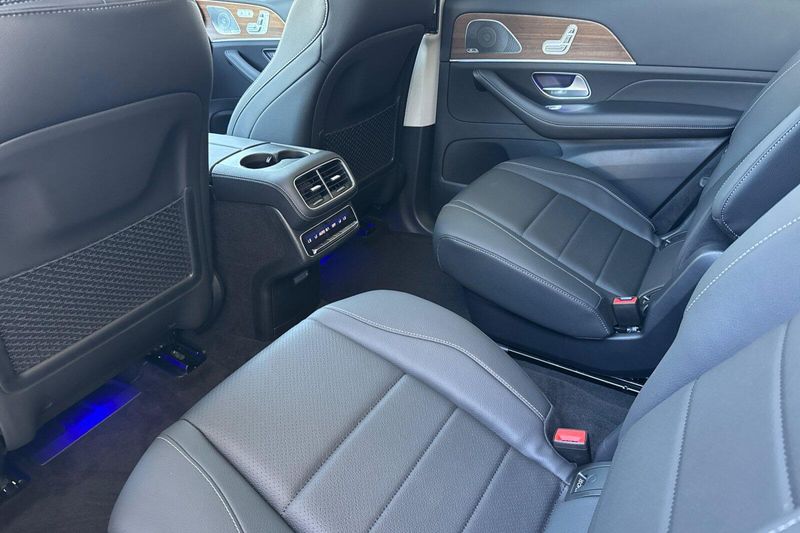 New 2026 Mercedes-Benz GLS 450Image 9