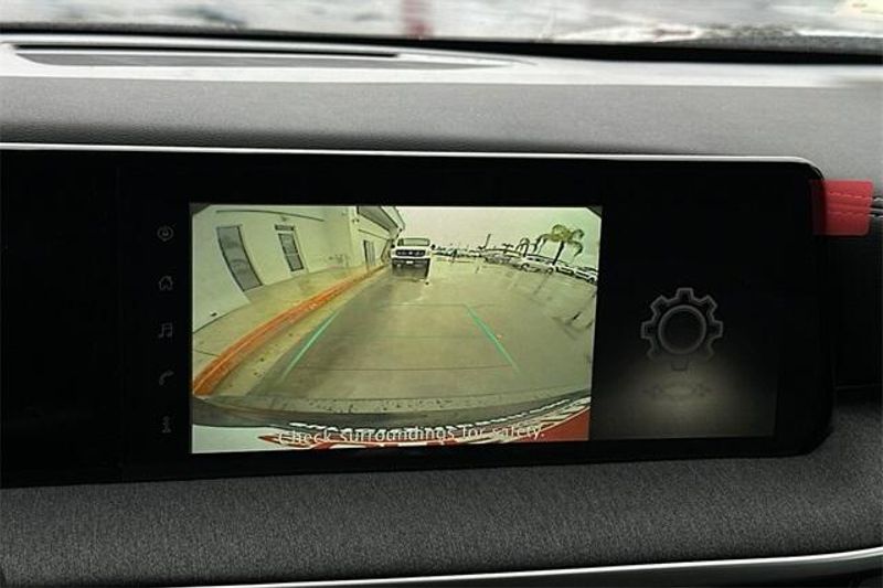 Used 2025 Nissan Kicks SVImage 17