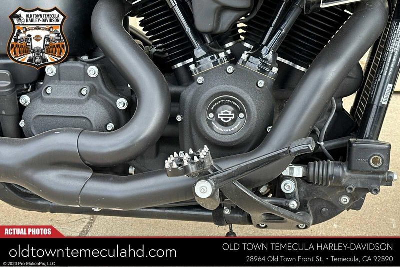 2020 Harley-Davidson Softail in a RIVER ROCK GRAY W/PINSTRIPE exterior color. BMW Motorcycles of Temecula – Southern California (951) 506-6903 bmwmotorcyclesoftemecula.com 