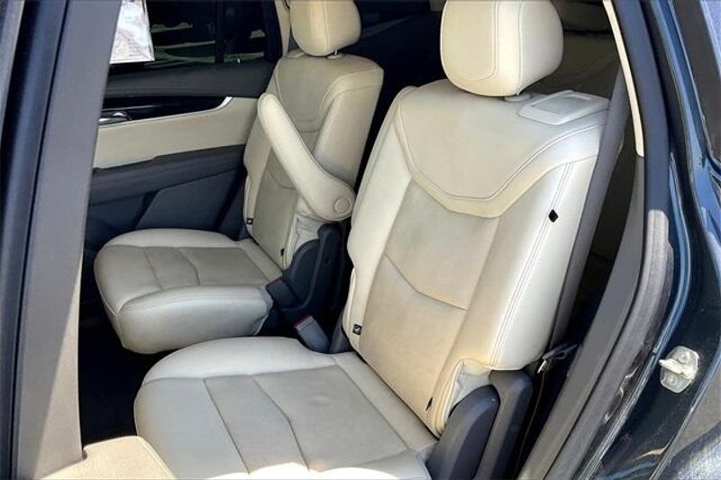Used 2021 Cadillac XT6 Premium LuxuryImage 25