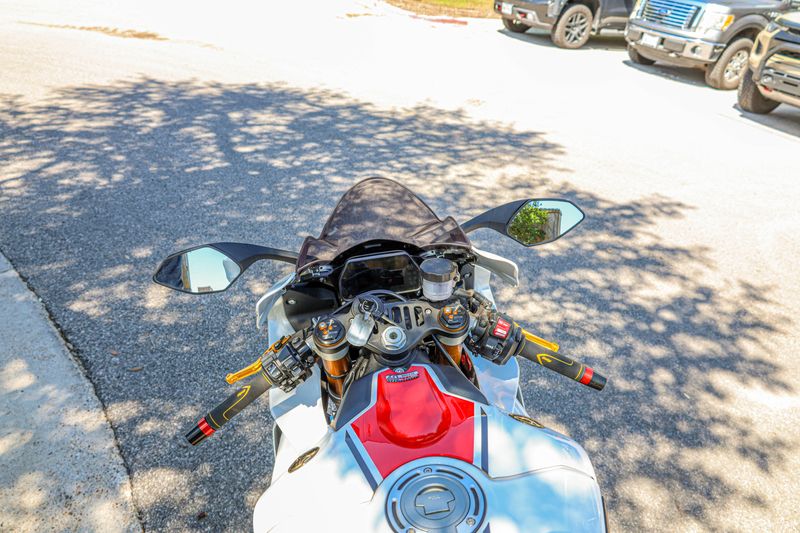 USED 2022 YAMAHA YZFR1 Image 19