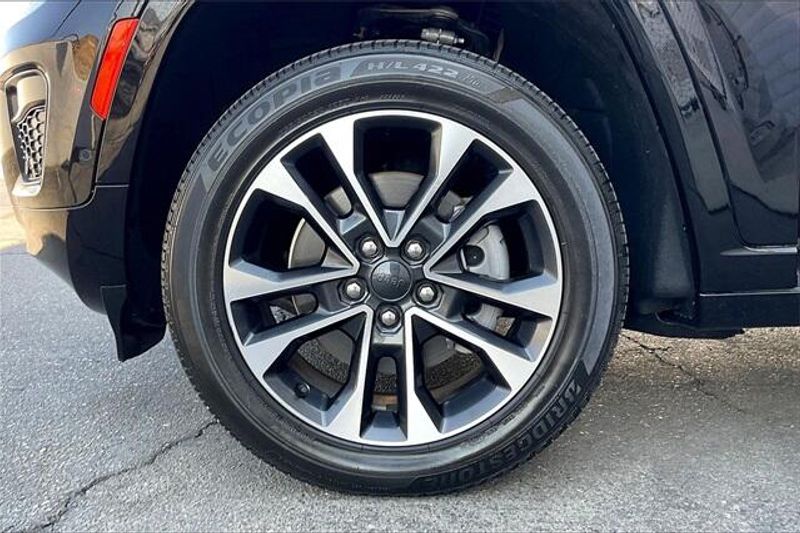 Used 2022 Jeep Grand Cherokee L OverlandImage 8