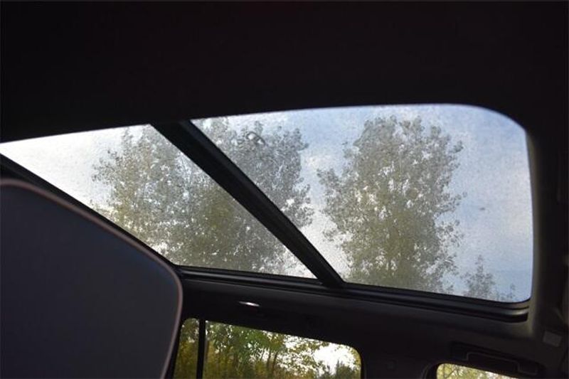 New 2026 Chevrolet Suburban PremierImage 15