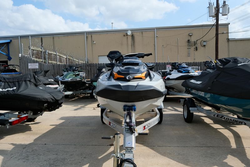 USED 2023 SEADOO PWC GTX FISHT 170 AUD Image 3