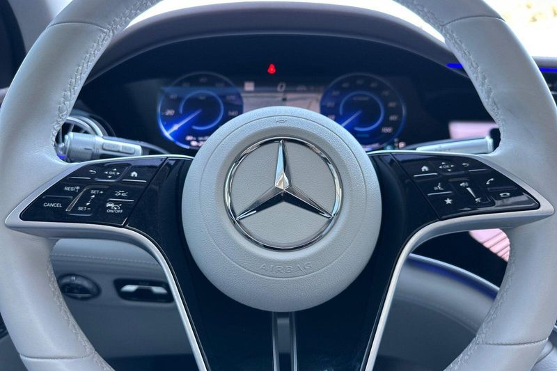 Used 2023 Mercedes-Benz EQS 580Image 28