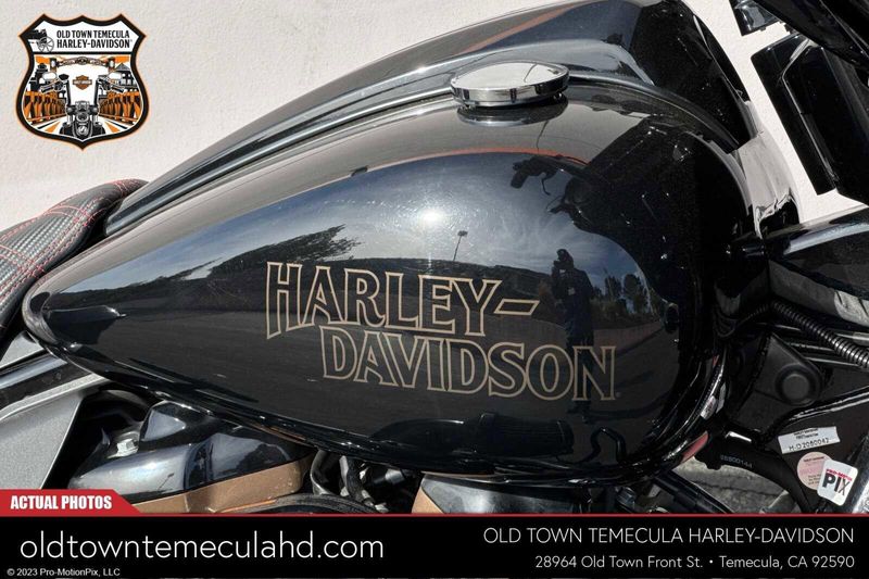 2022 Harley-Davidson Street GlideImage 9