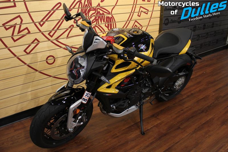 2023 MV Agusta Dragster RR SCS Image 4