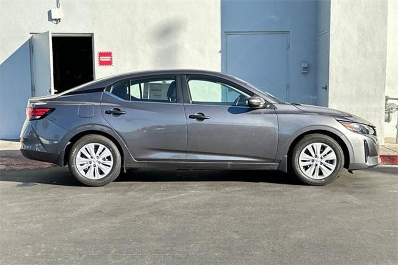 New 2025 Nissan Sentra SImage 2