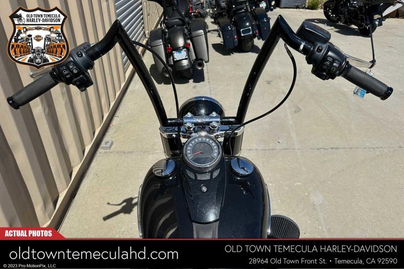 2021 Harley-Davidson Softail in a Black exterior color. BMW Motorcycles of Temecula – Southern California (951) 506-6903 bmwmotorcyclesoftemecula.com 