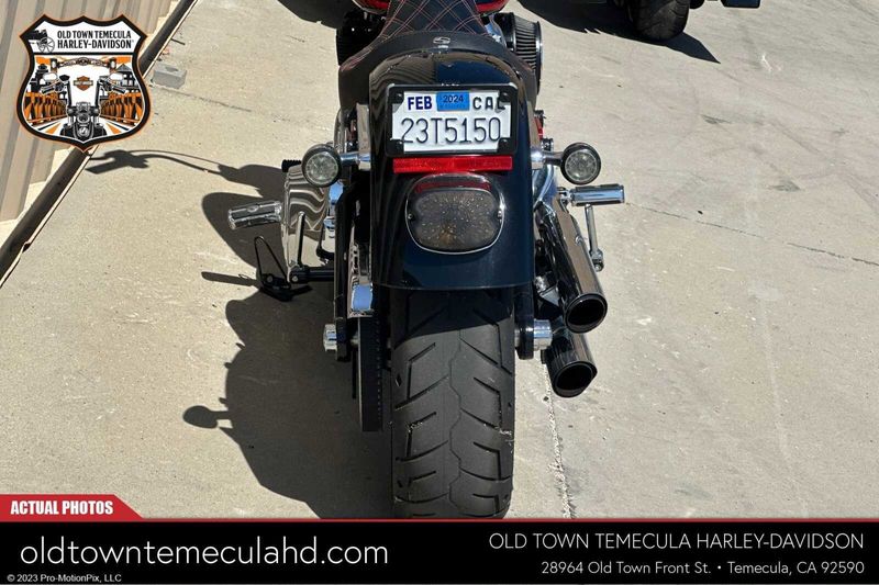 2018 Harley-Davidson Softail in a Black exterior color. BMW Motorcycles of Temecula – Southern California (951) 506-6903 bmwmotorcyclesoftemecula.com 