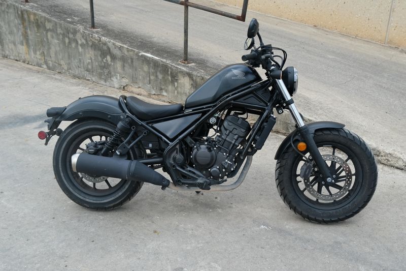 2023 Honda REBEL 300 BASE Image 2