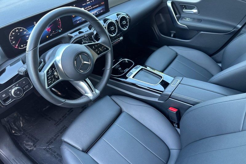 Used 2025 Mercedes-Benz CLA 250Image 10