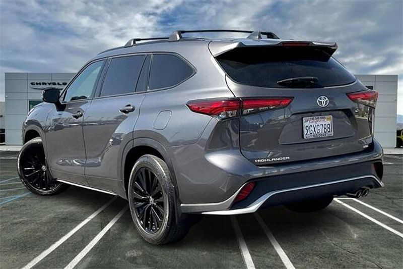 Used 2023 Toyota Highlander XSEImage 10