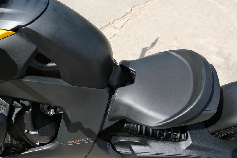 2022 Can-Am RYKER 600 BLACK Image 11