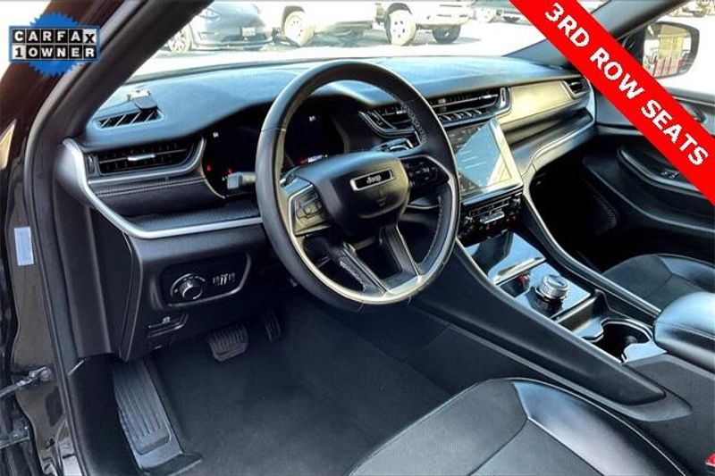 Used 2024 Jeep Grand Cherokee L AltitudeImage 14