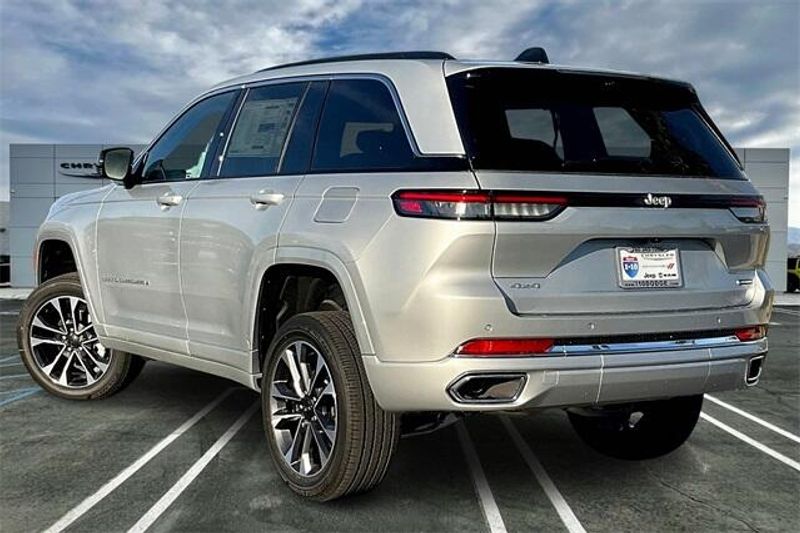 2025 Jeep Grand Cherokee Overland 4x4Image 2