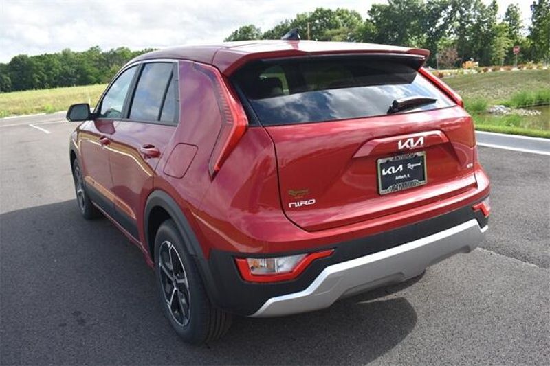 New 2025 Kia Niro LXImage 5