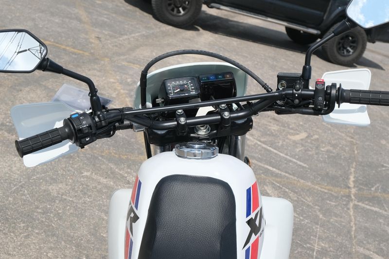 NEW 2025 HONDA XR650L Image 21