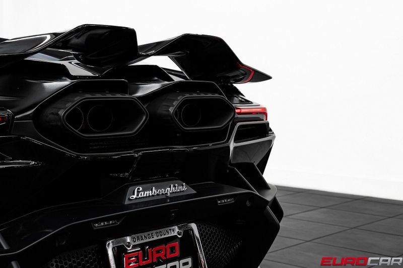 2025 Lamborghini Revuelto *PASSENGER DISPLAY * FULL PPF*Image 22