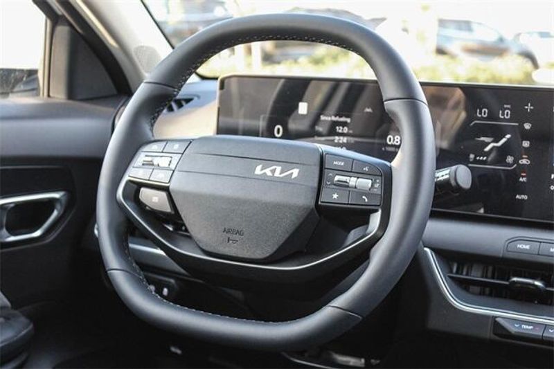 2025 Kia K4 EXImage 8