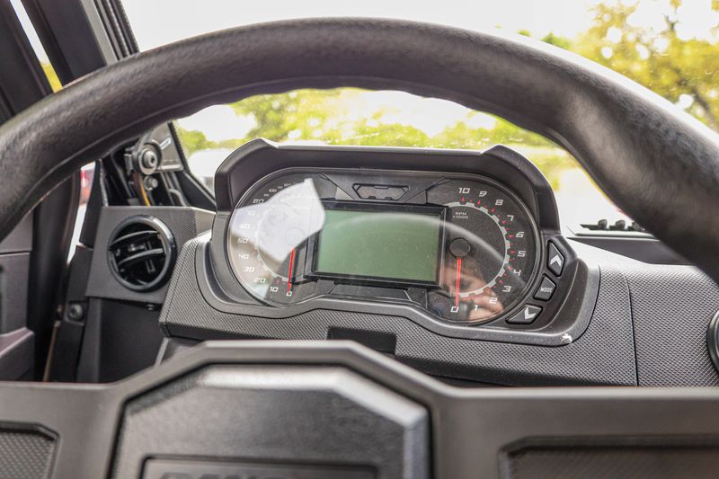 NEW 2027 POLARIS RANGER CREW XP 1000 CAB Image 11