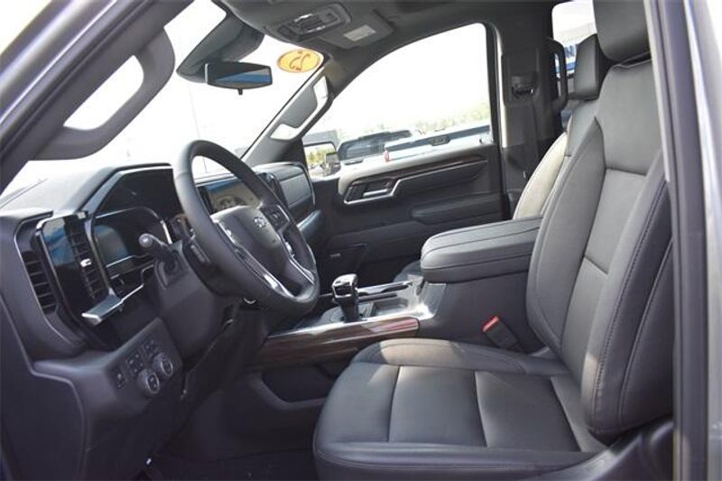 2025 Chevrolet Silverado 1500 RSTImage 26