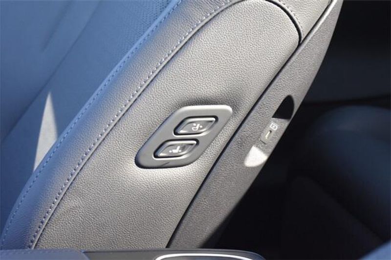 2025 Kia Carnival SX PrestigeImage 30