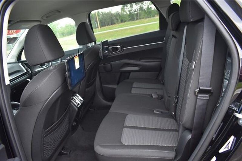 New 2025 Kia Sorento LXImage 17